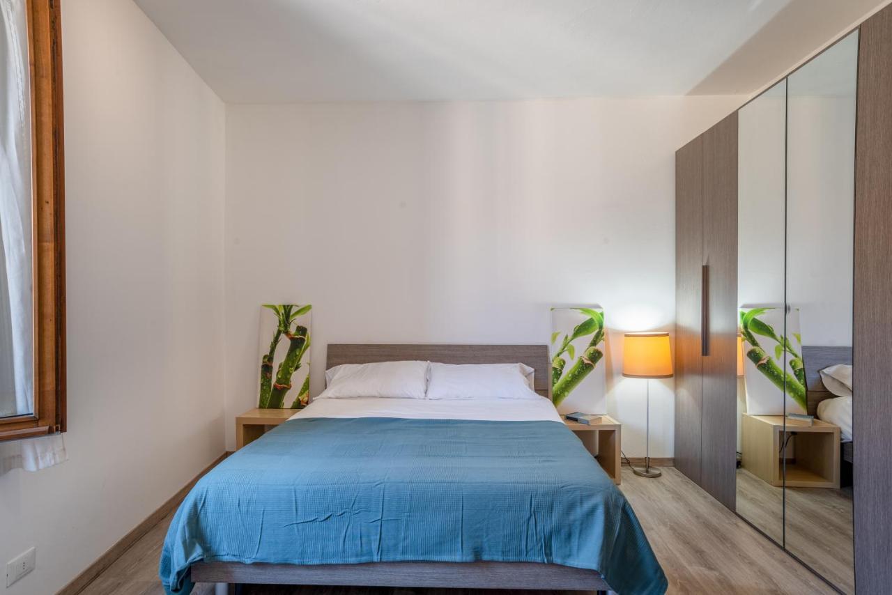 Como Renovated Apartment Exterior foto